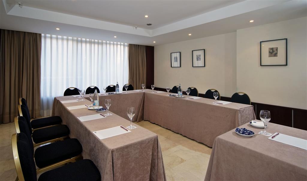 Hotel Madrid Centro, Affiliated By Melia Facilities photo