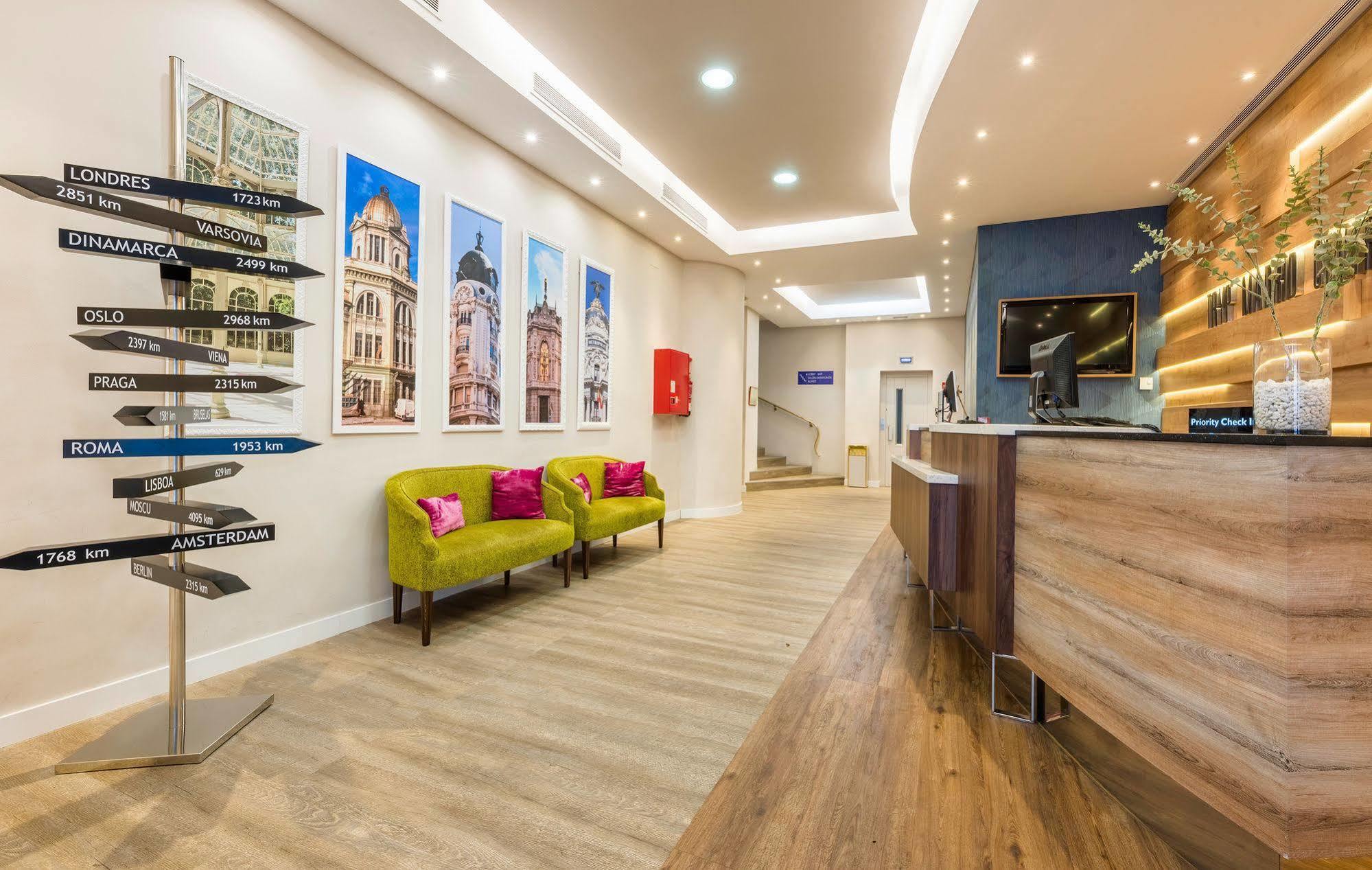 Hotel Madrid Centro, Affiliated By Melia Exterior photo